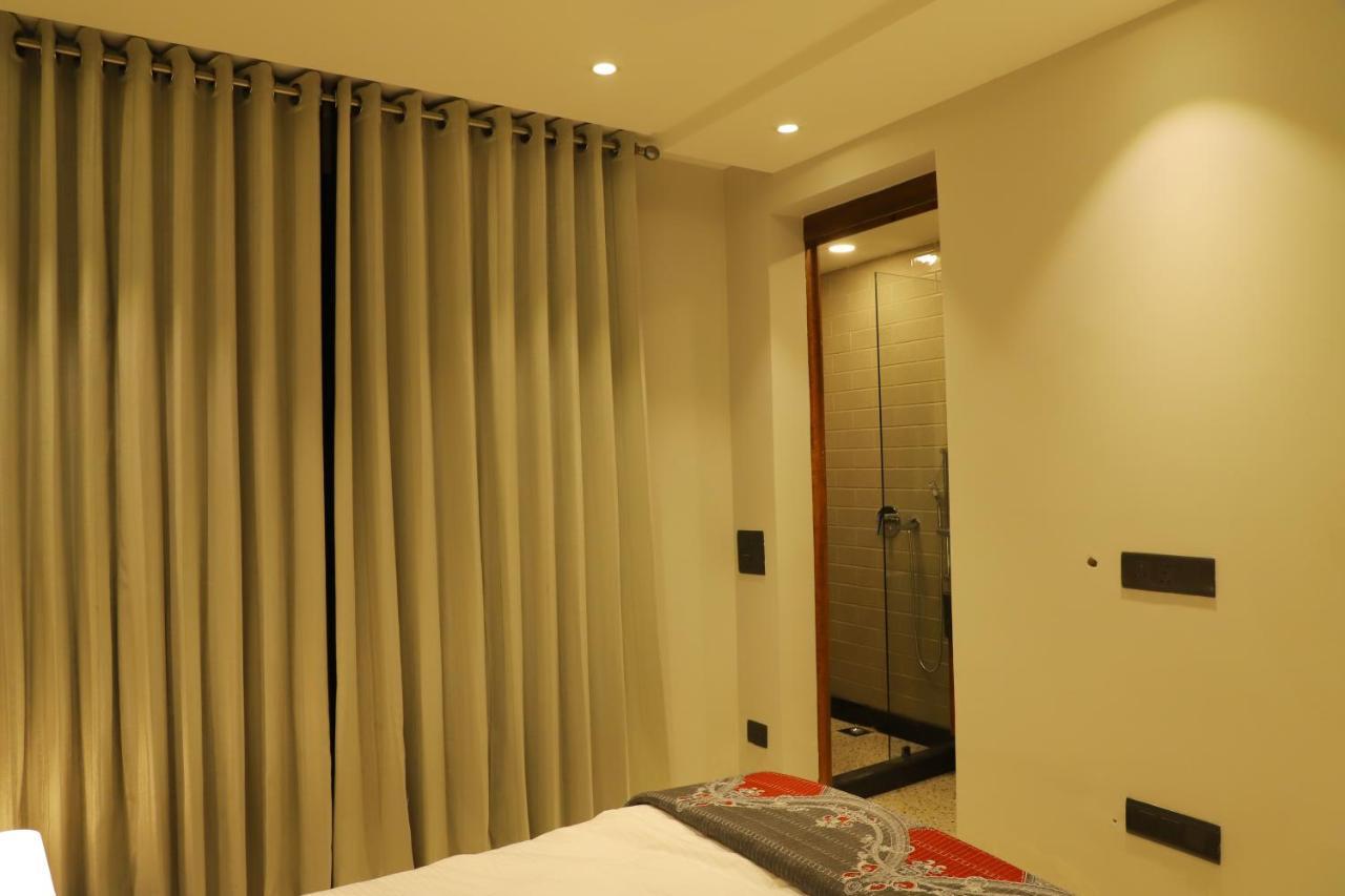 Apt# One-Four-Two - With Lift - High Speed Wifi - Smart Tv Neu-Delhi Exterior foto